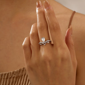 Elegant Pear Cut Moissanite Engagement Ring Set